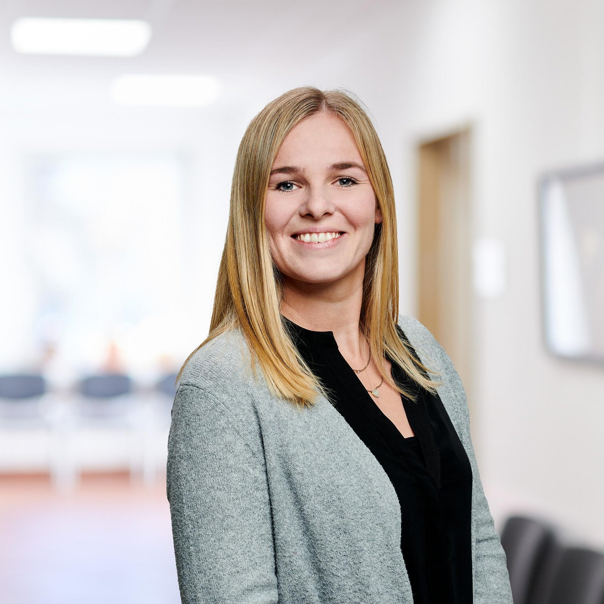 Frau Katharina Steinborn